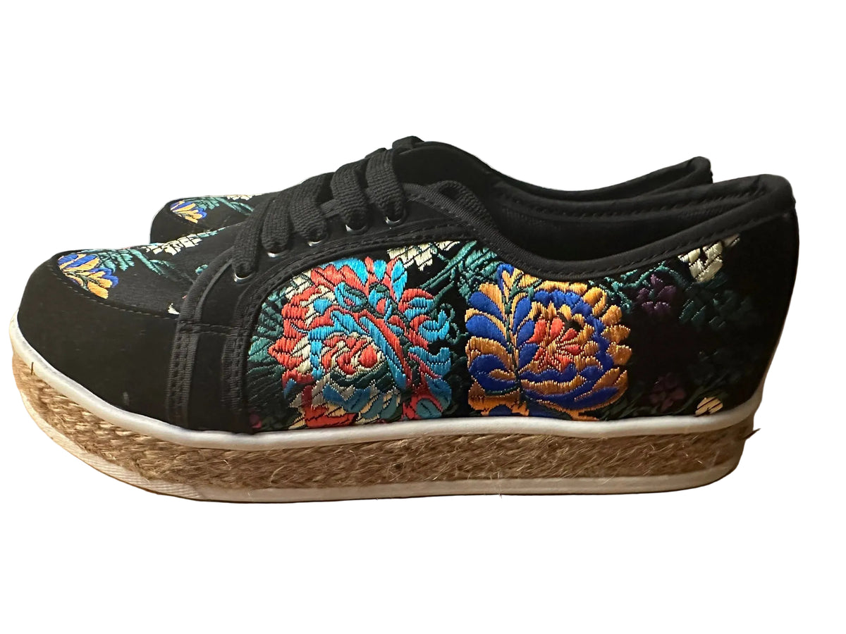 Artesanal Embroided Sneakers