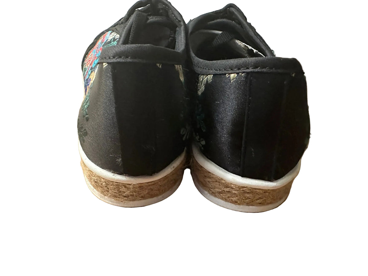 Artesanal Embroided Sneakers