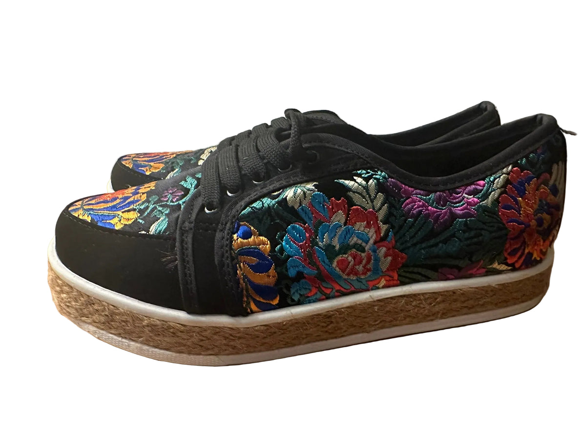 Artesanal Embroided Sneakers